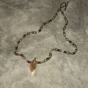 Elegant Leaf Pendant Necklace